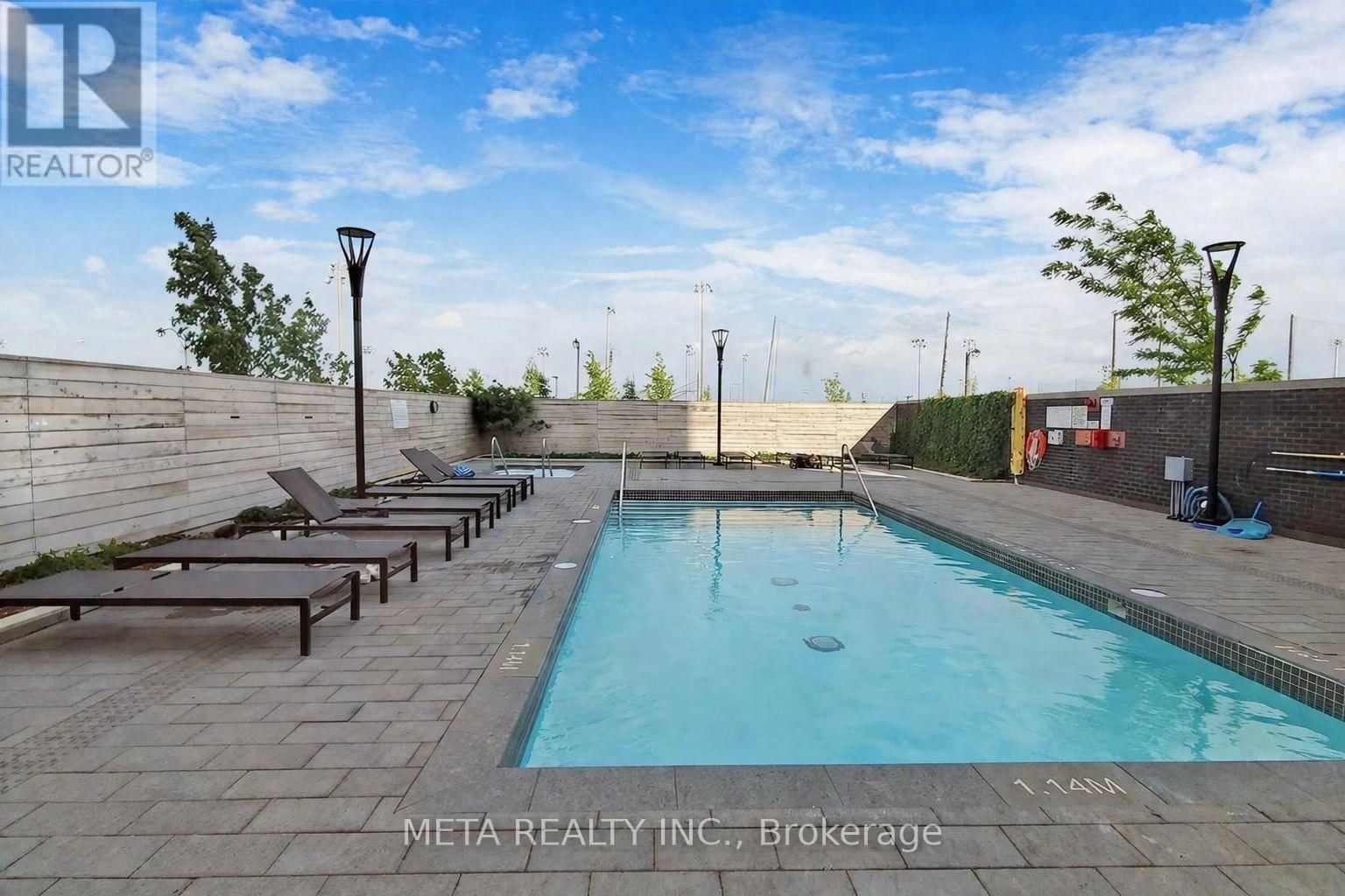 1105 - 1050 MAIN STREET Image 19