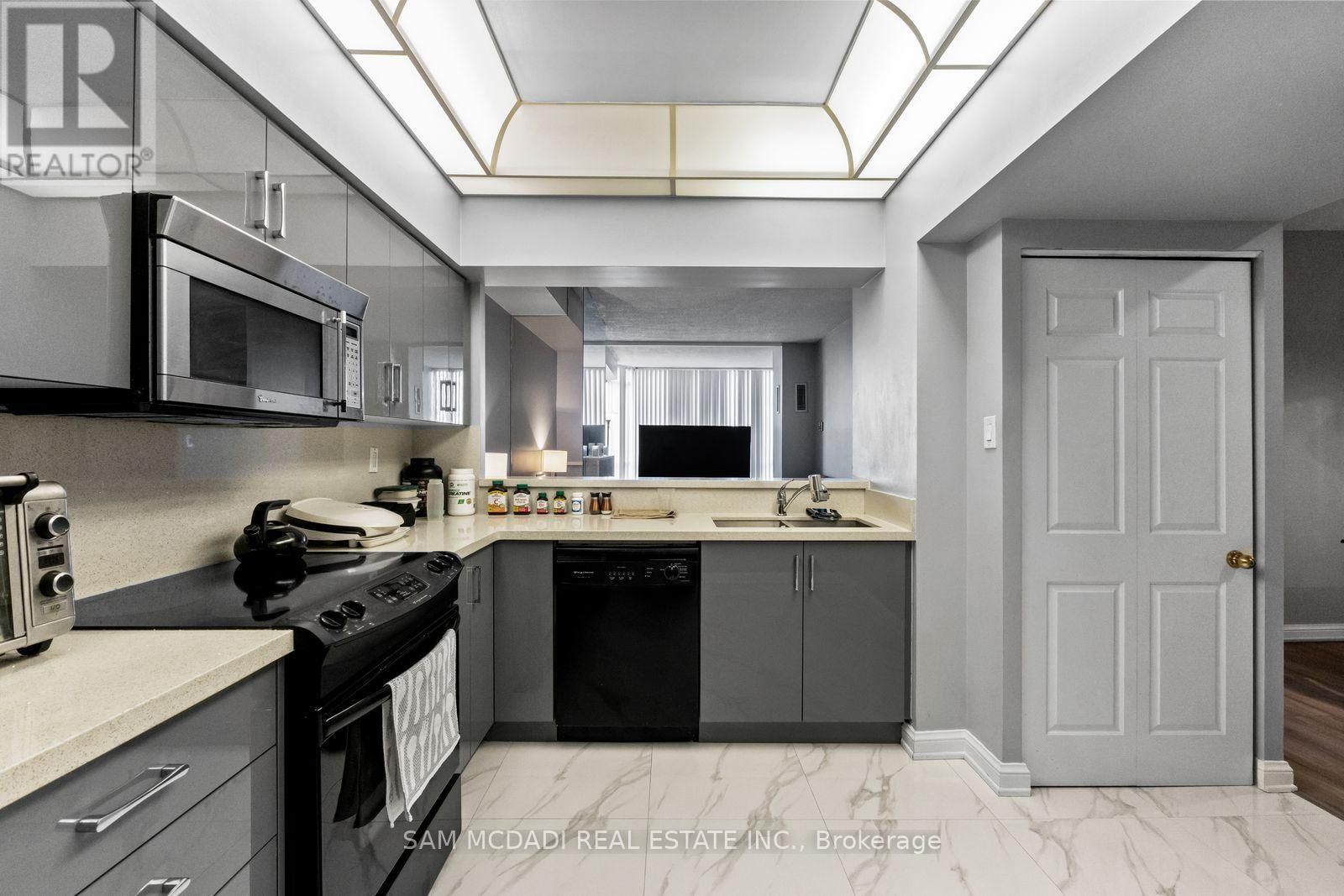 2205 - 24 HANOVER ROAD Image 12