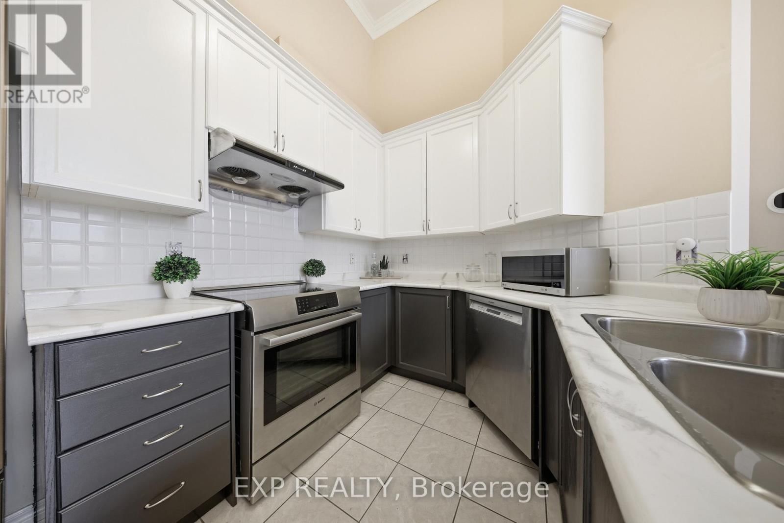 2305 NEWCASTLE CRESCENT Image 14