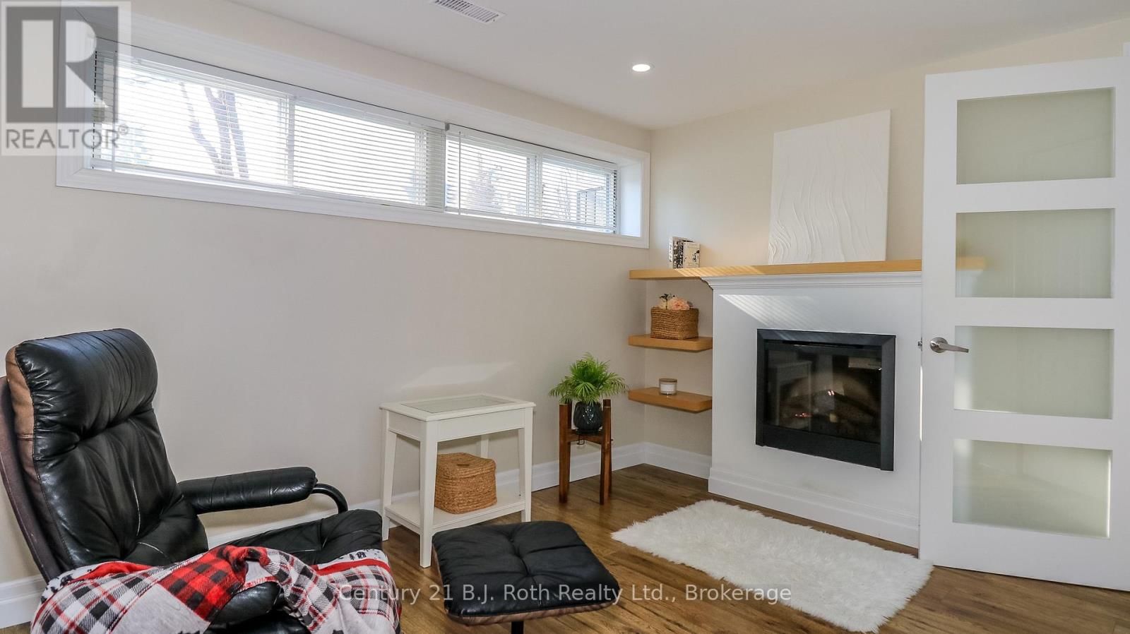 156 THE WESTWAY Image 15