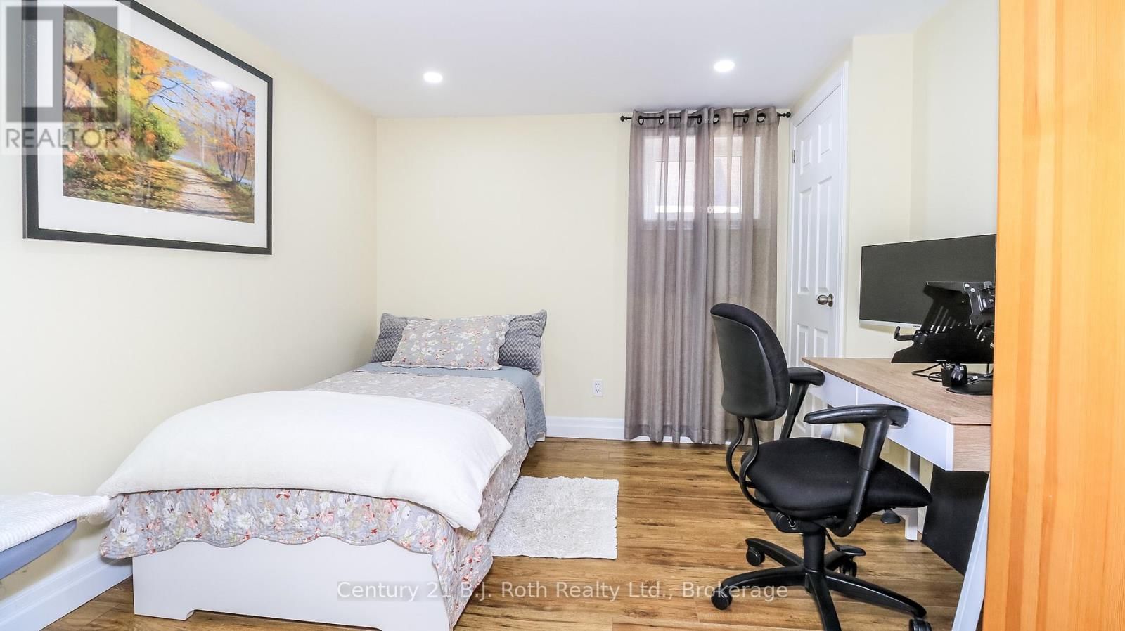 156 THE WESTWAY Image 17