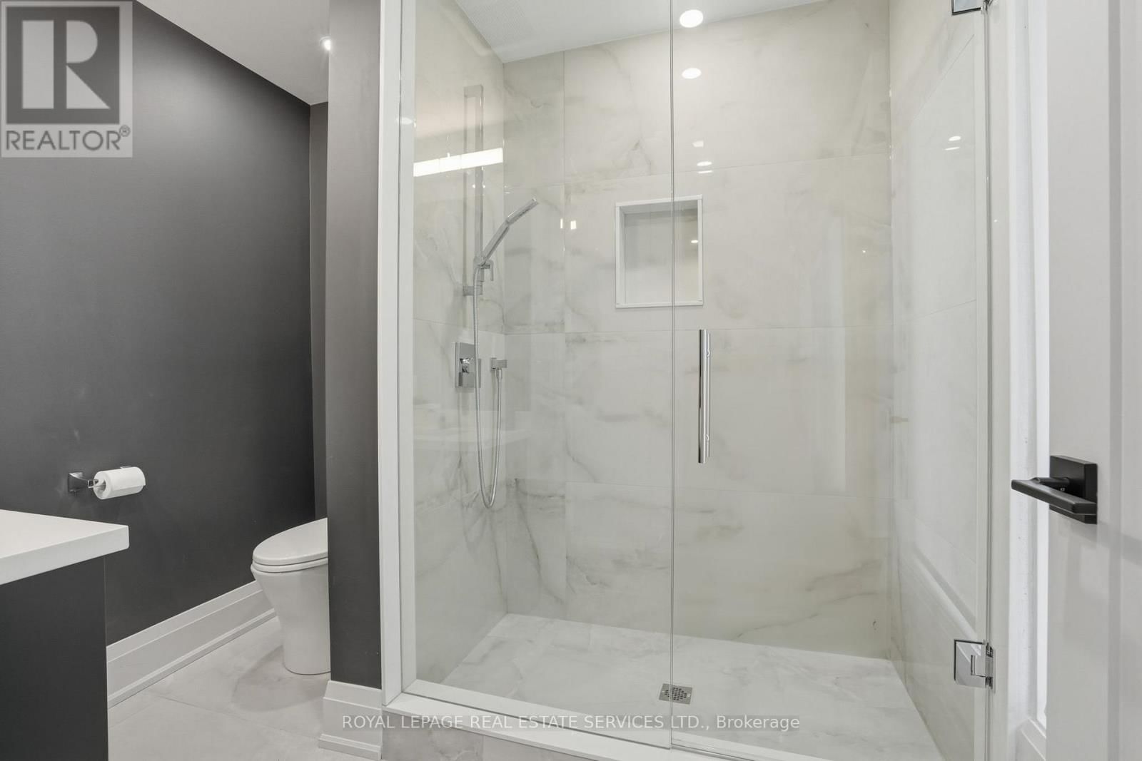 4 - 2100 OLD LAKESHORE ROAD Image 14