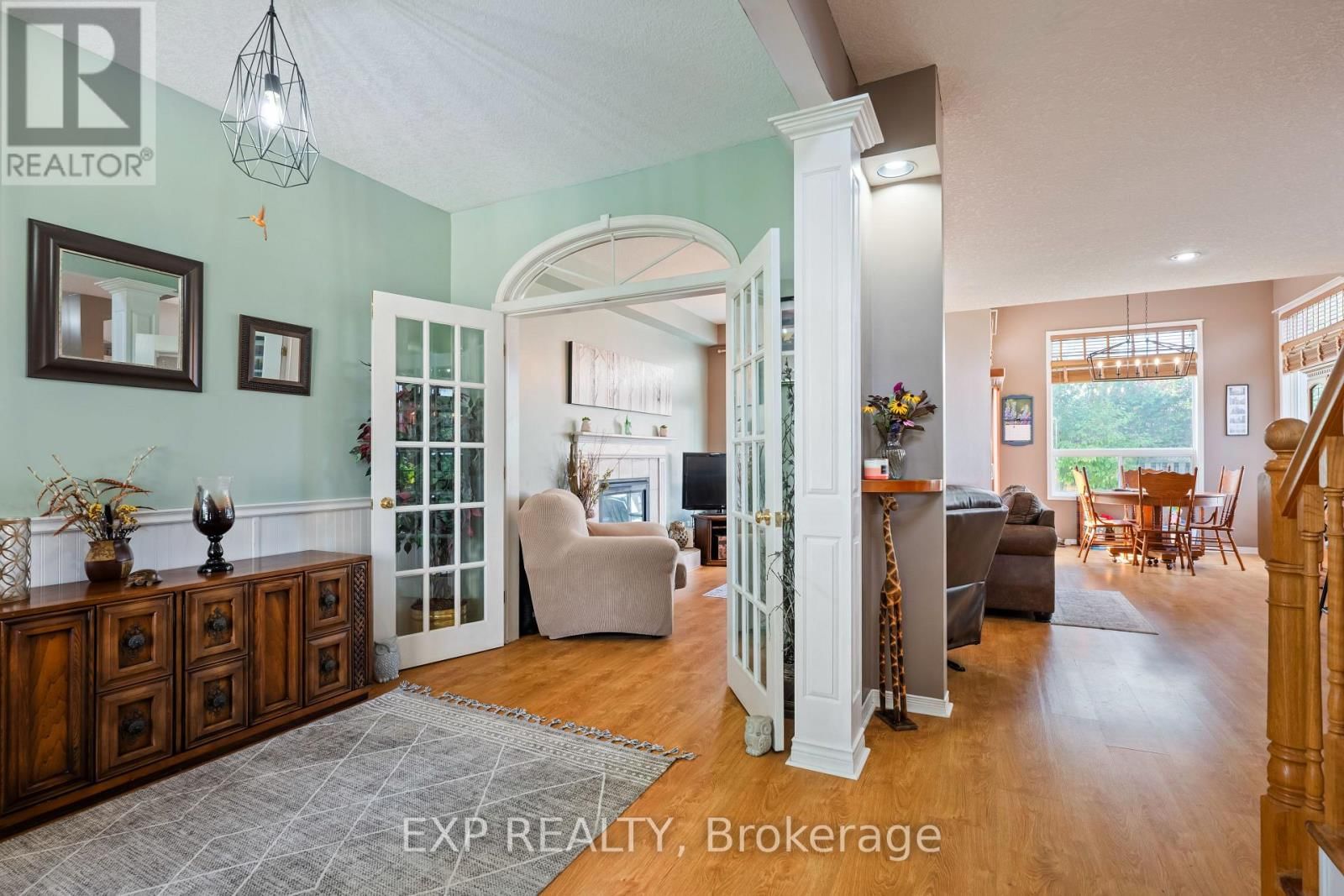 7 ROSE STREET Image 10