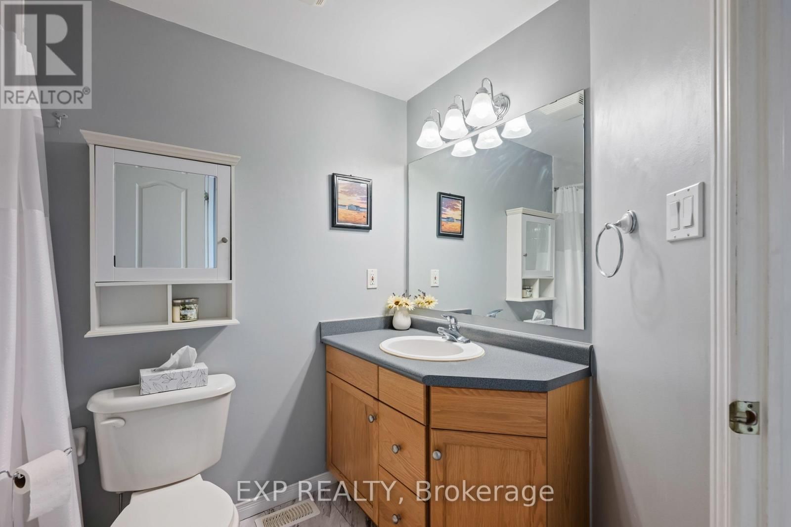 7 ROSE STREET Image 32