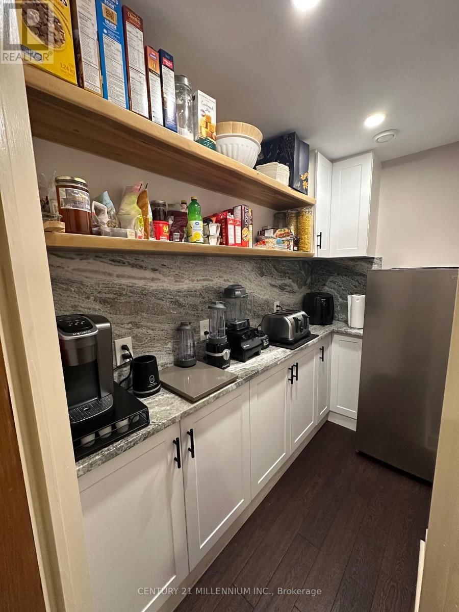 240 ELDERBERRY STREET Image 11