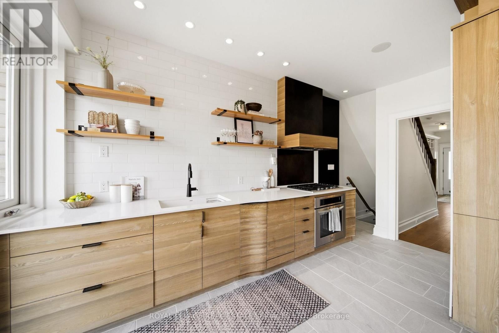 98 GALLEY AVENUE Image 17