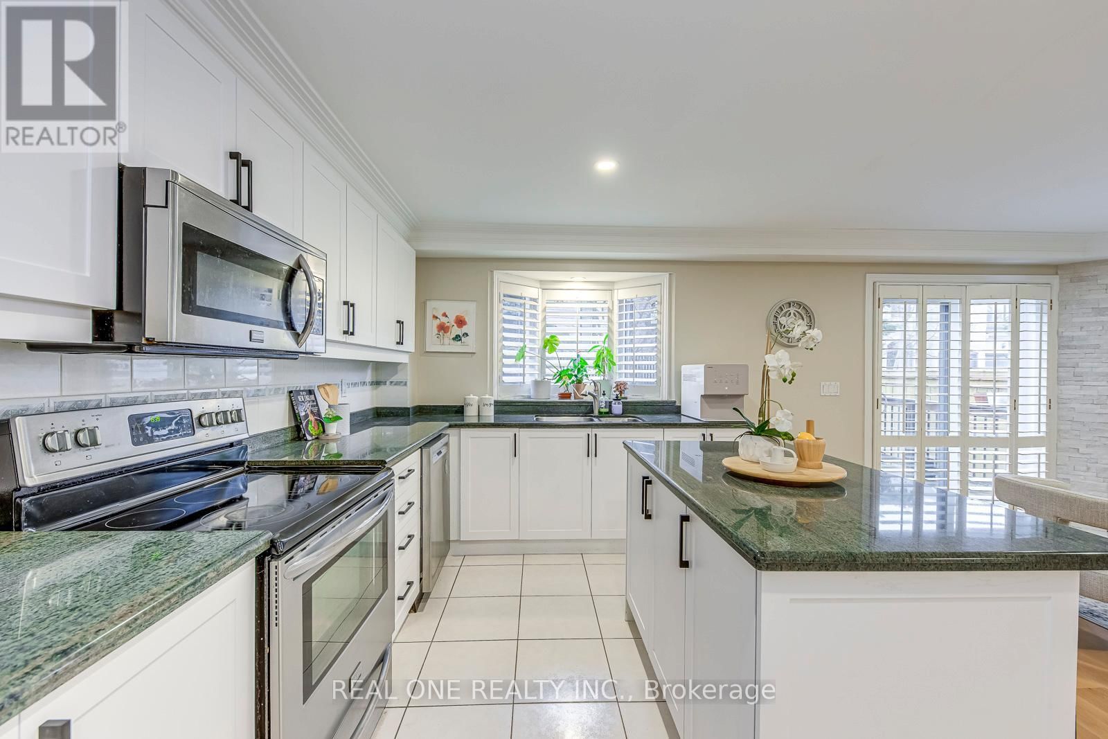 6 - 2250 ROCKINGHAM DRIVE Image 15