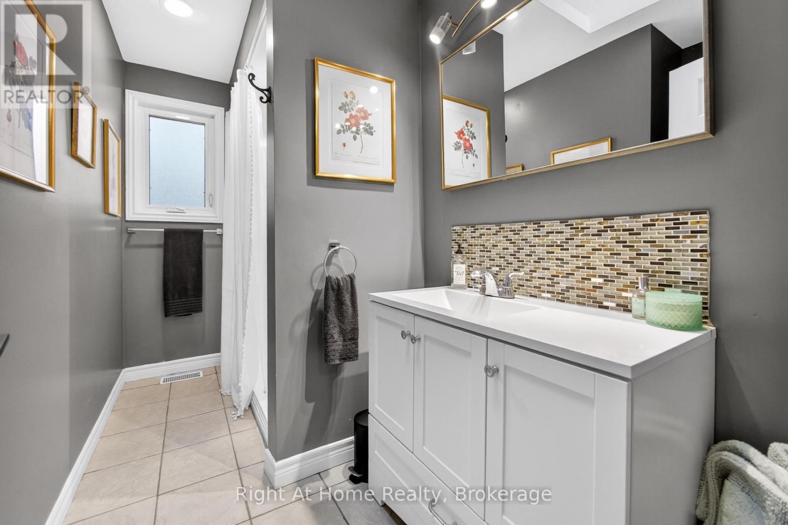 5224 VERHOEVEN ROAD Image 17