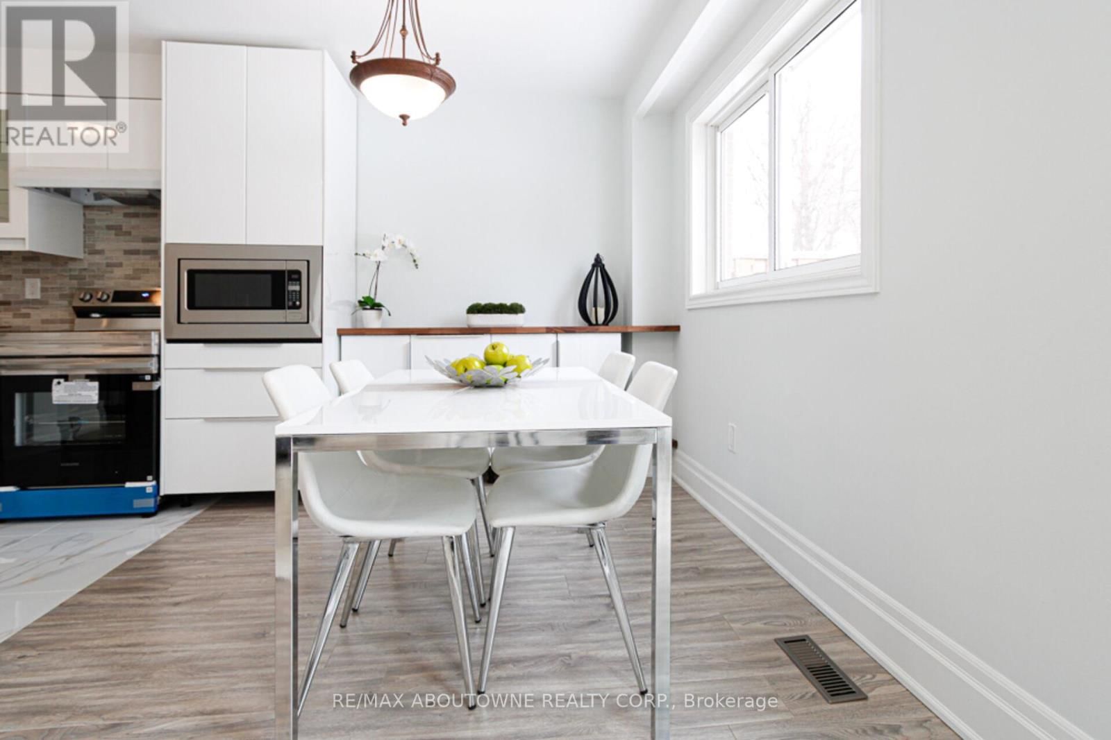 41 - 1532 LANCASTER DRIVE Image 15