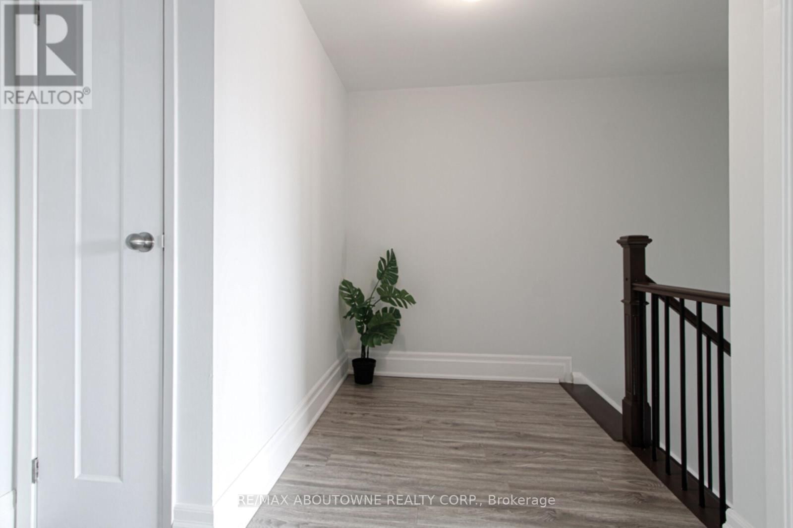 41 - 1532 LANCASTER DRIVE Image 23