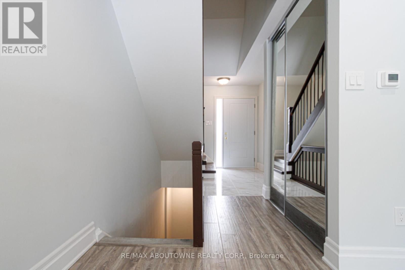 41 - 1532 LANCASTER DRIVE Image 25