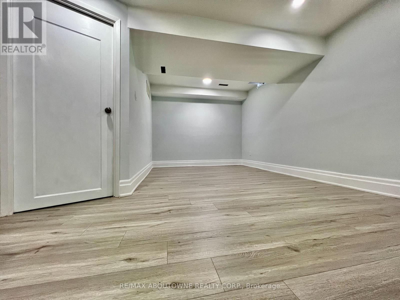 41 - 1532 LANCASTER DRIVE Image 31