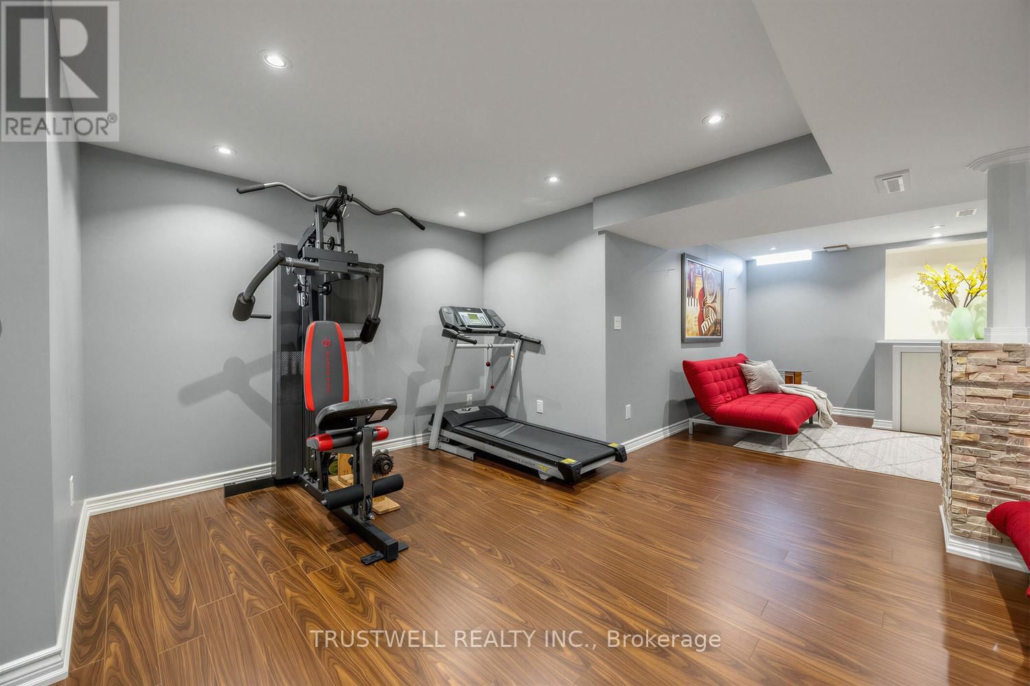 1295 SIM PLACE Image 39