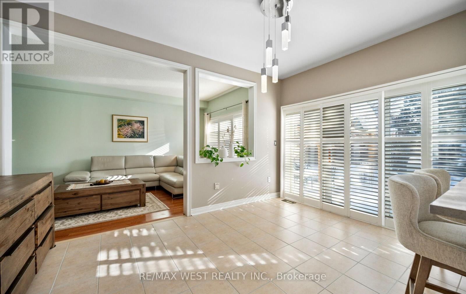 3374 ARTESIAN DRIVE Image 17