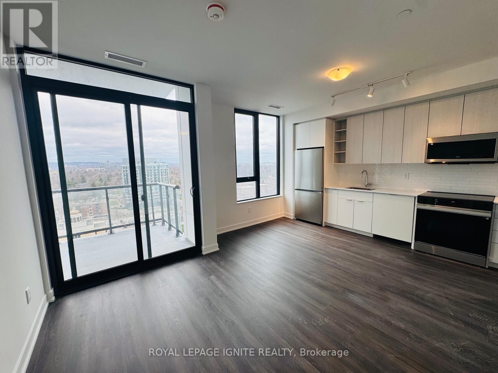 1302 - 2075 LAKESHORE ROAD Image 4