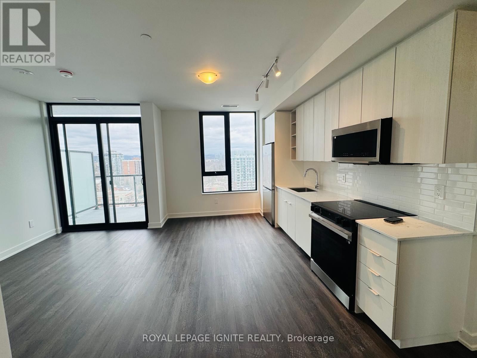 1302 - 2075 LAKESHORE ROAD Image 5