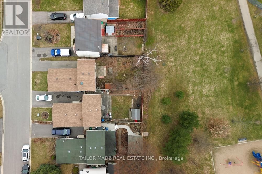 17 HYDE PARK COURT Image 37