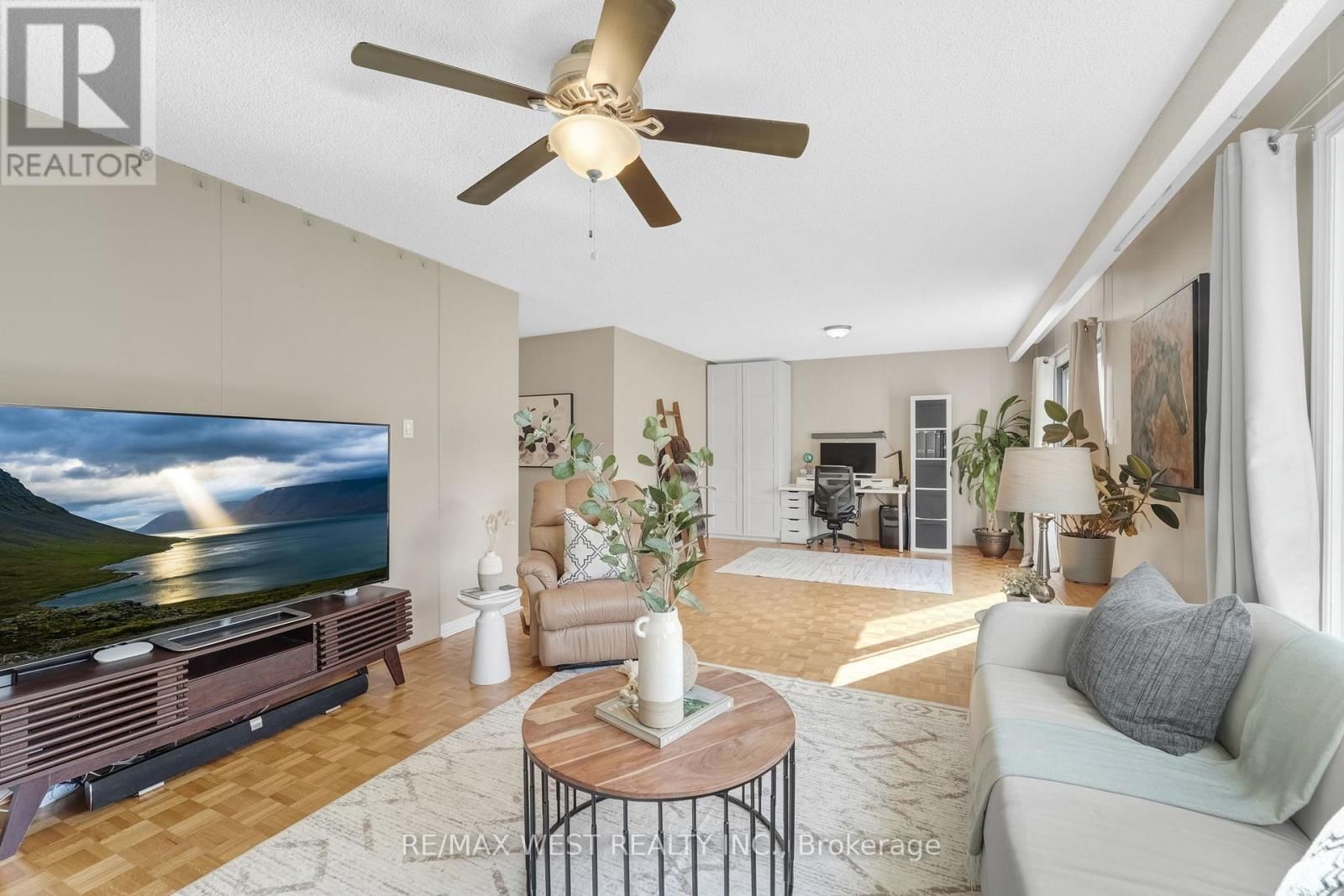 2388 CARLANNE PLACE Image 4