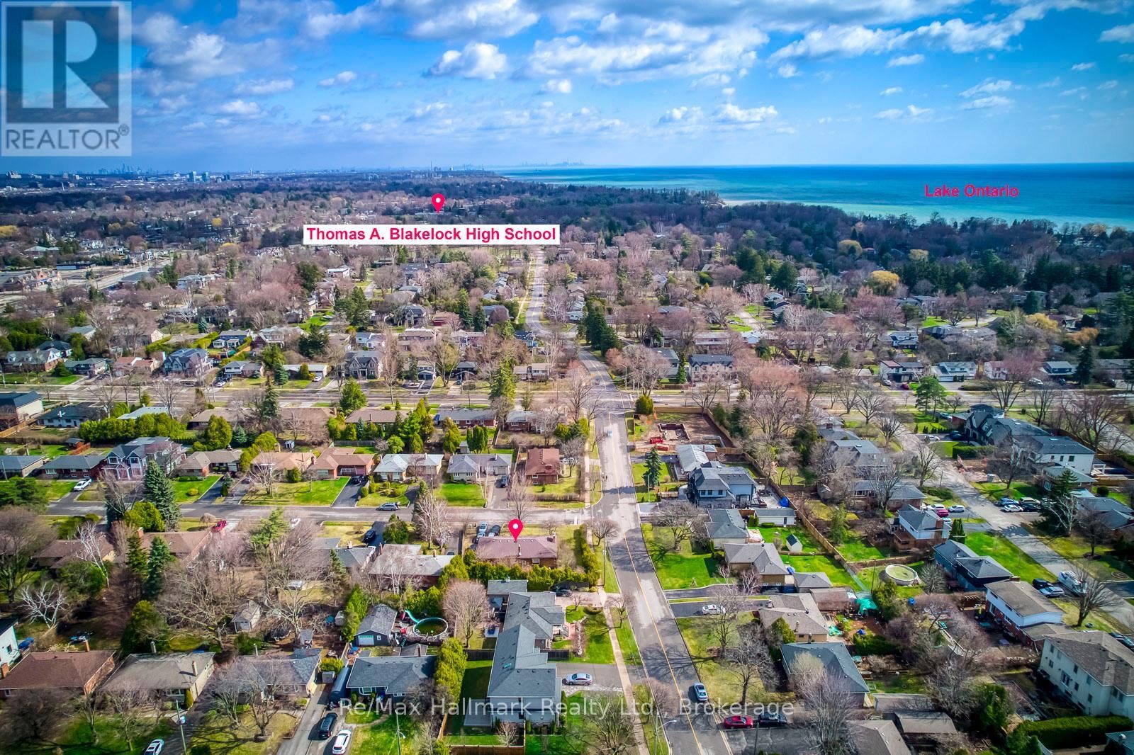 216 WALES CRESCENT Image 39