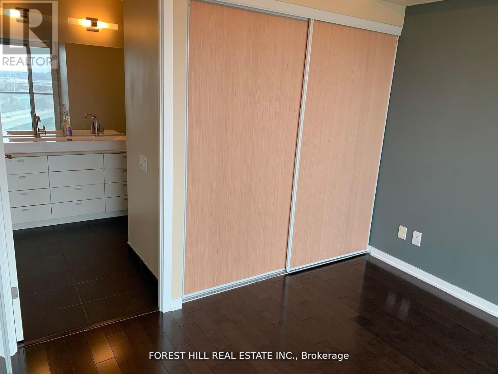 1305 - 105 QUEENSWAY AVENUE Image 9