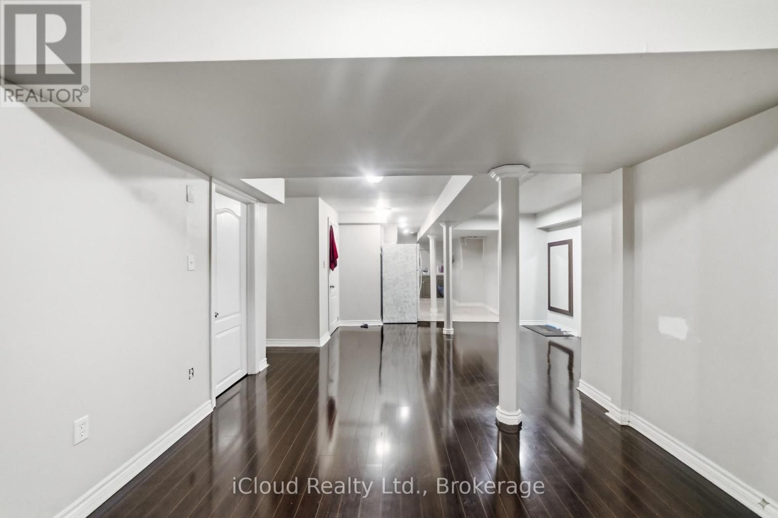 81 CROWN VICTORIA DRIVE WEST Image 35