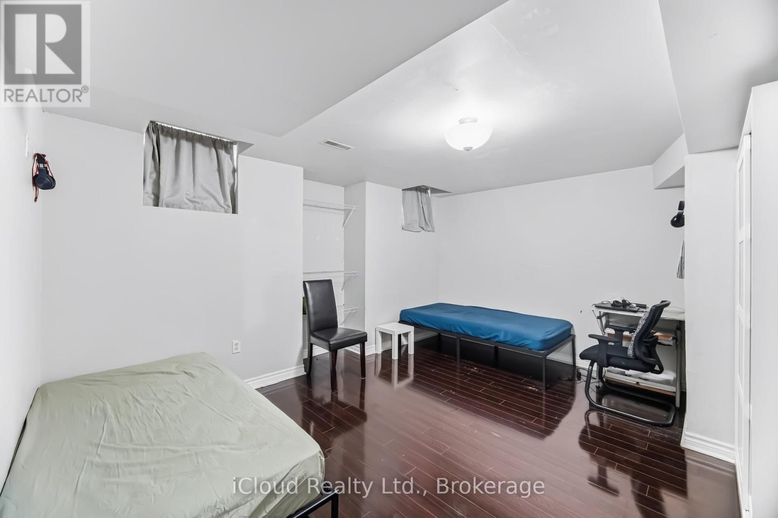 81 CROWN VICTORIA DRIVE WEST Image 38