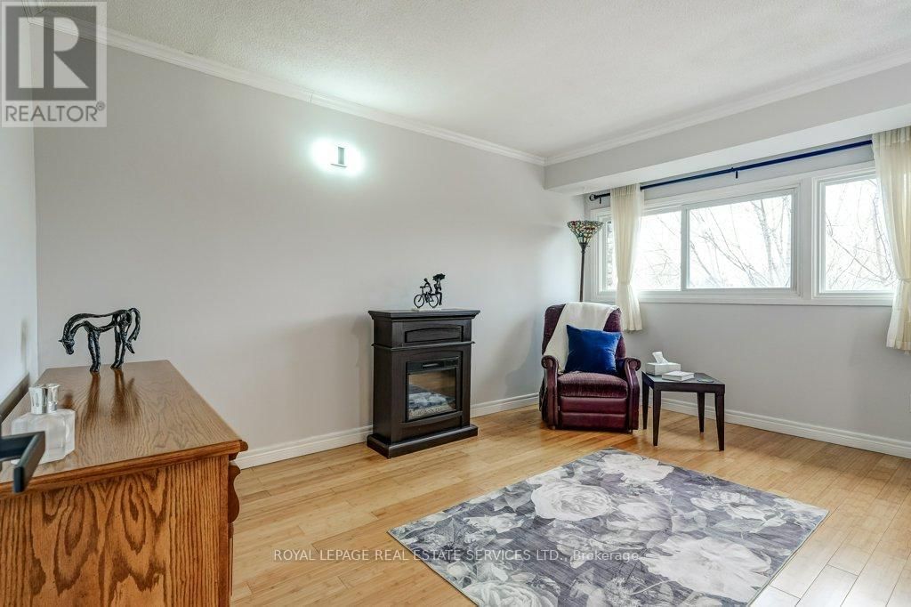 68 - 915 INVERHOUSE DRIVE Image 19