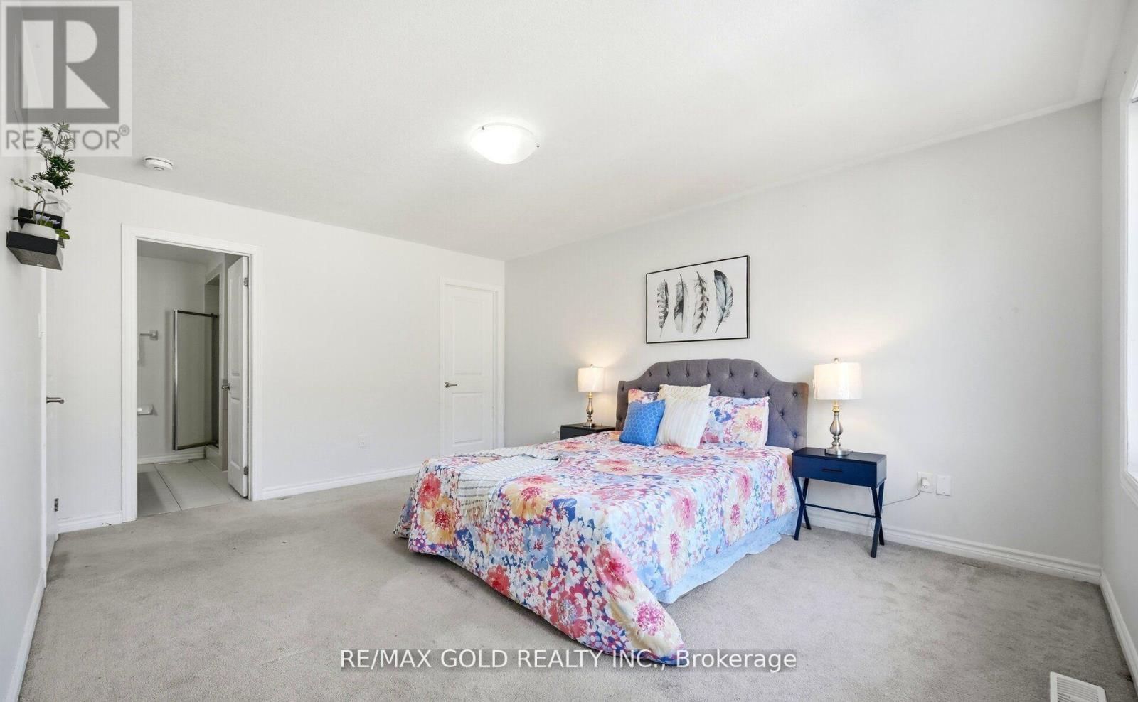 15 HINES STREET Image 34