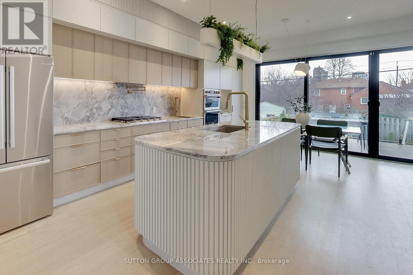 976 GLENCAIRN AVENUE Image 14