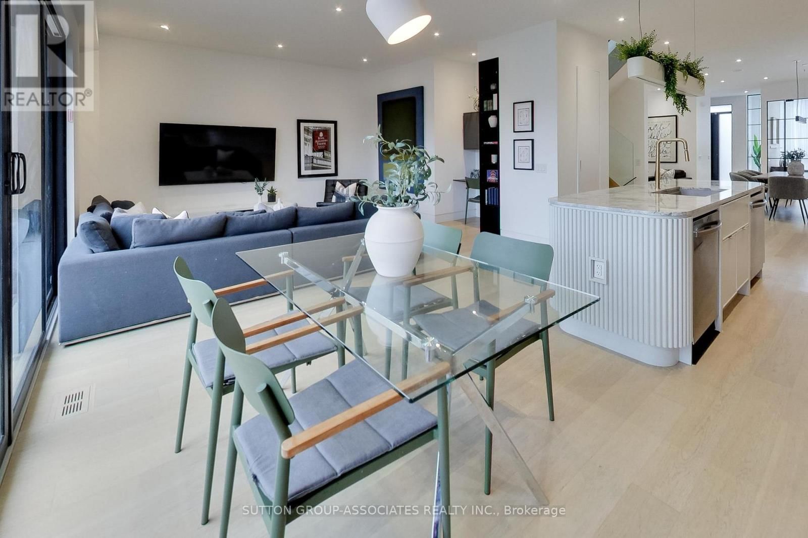 976 GLENCAIRN AVENUE Image 16