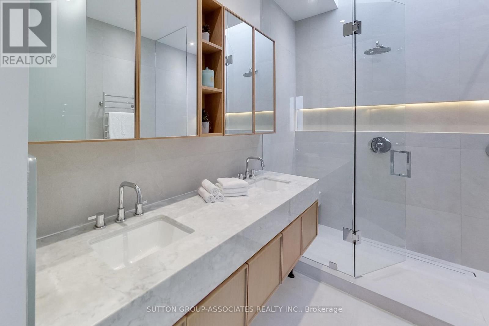 976 GLENCAIRN AVENUE Image 36