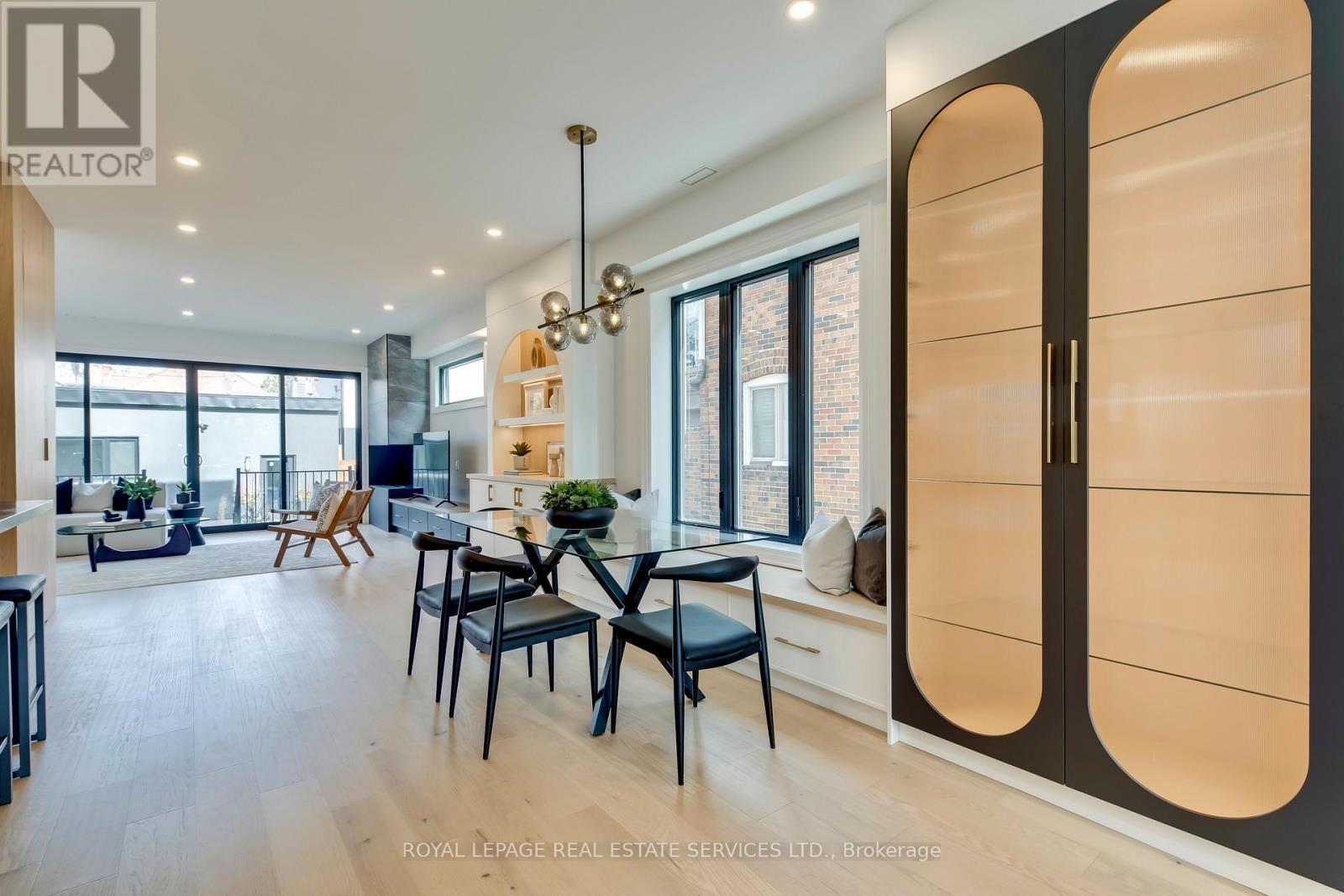 561 DURIE STREET Image 13