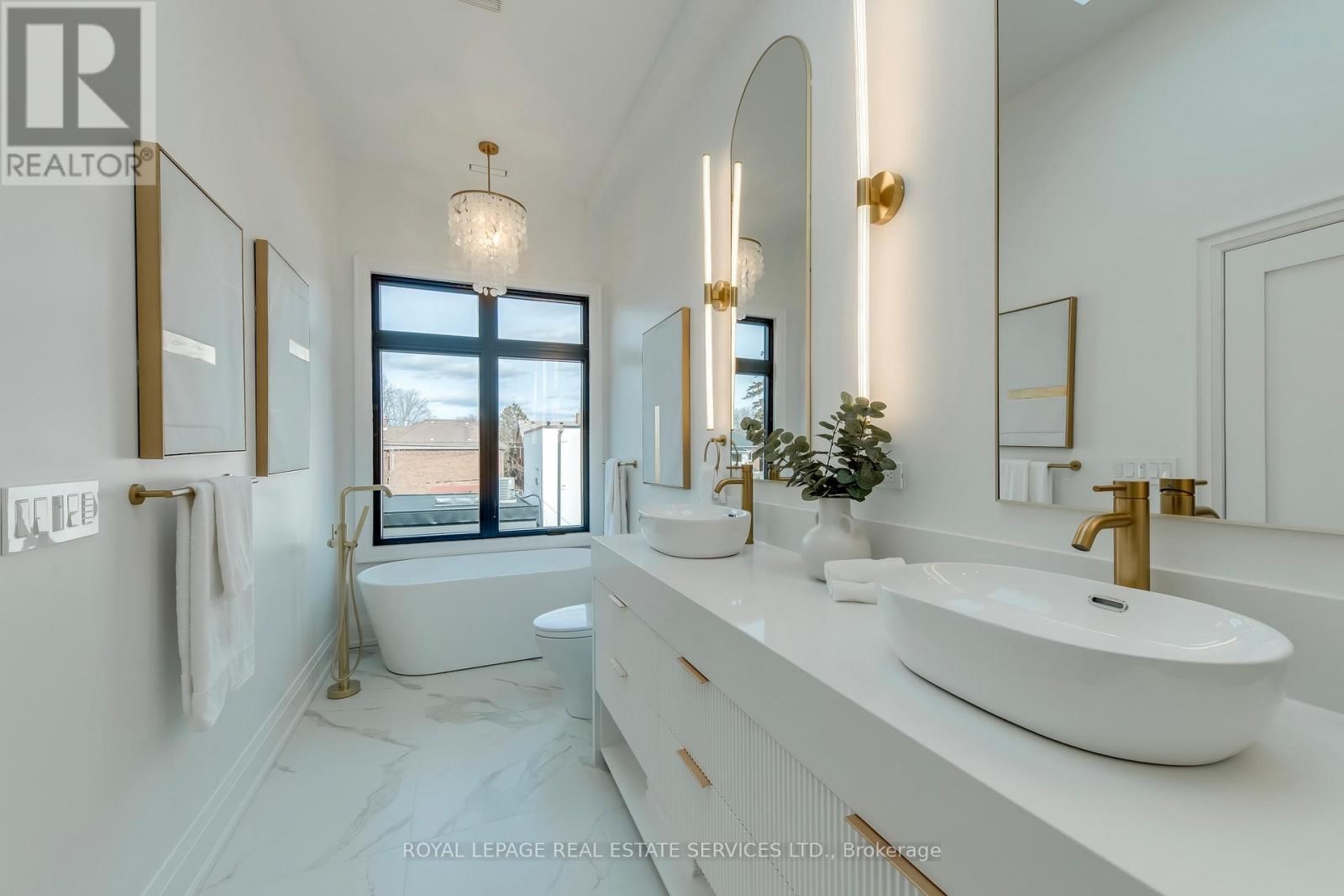 561 DURIE STREET Image 22