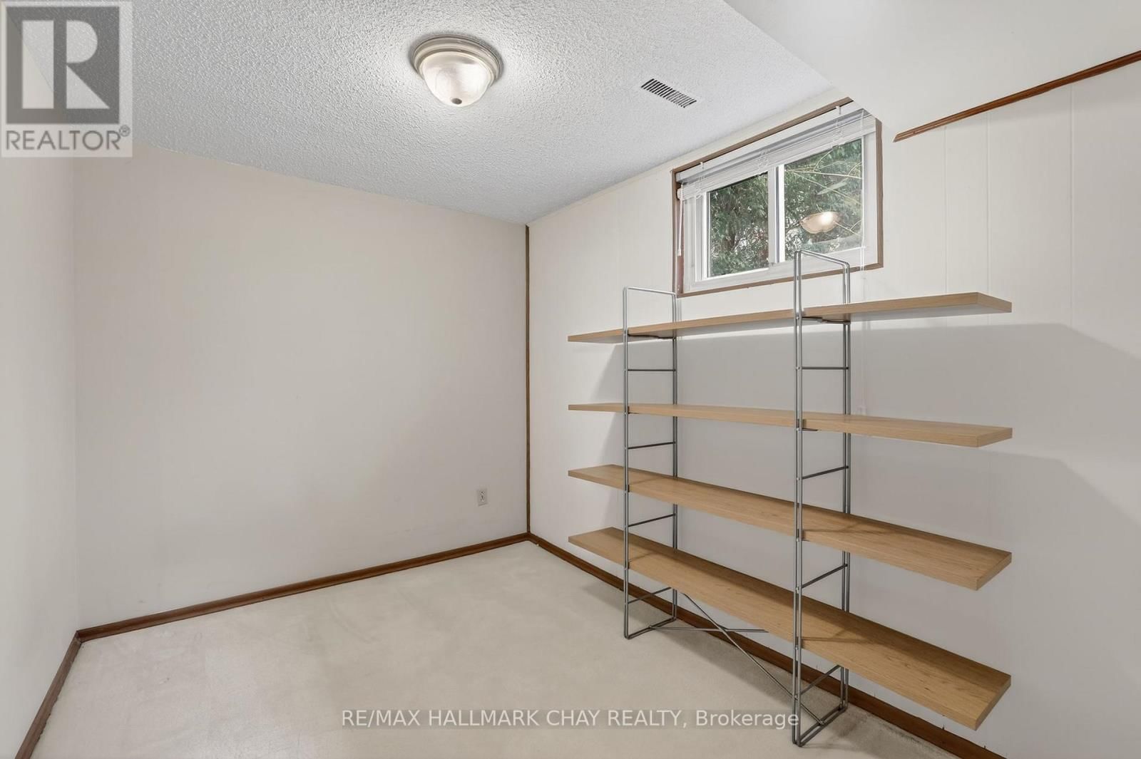 368 LARA WOODS Image 22