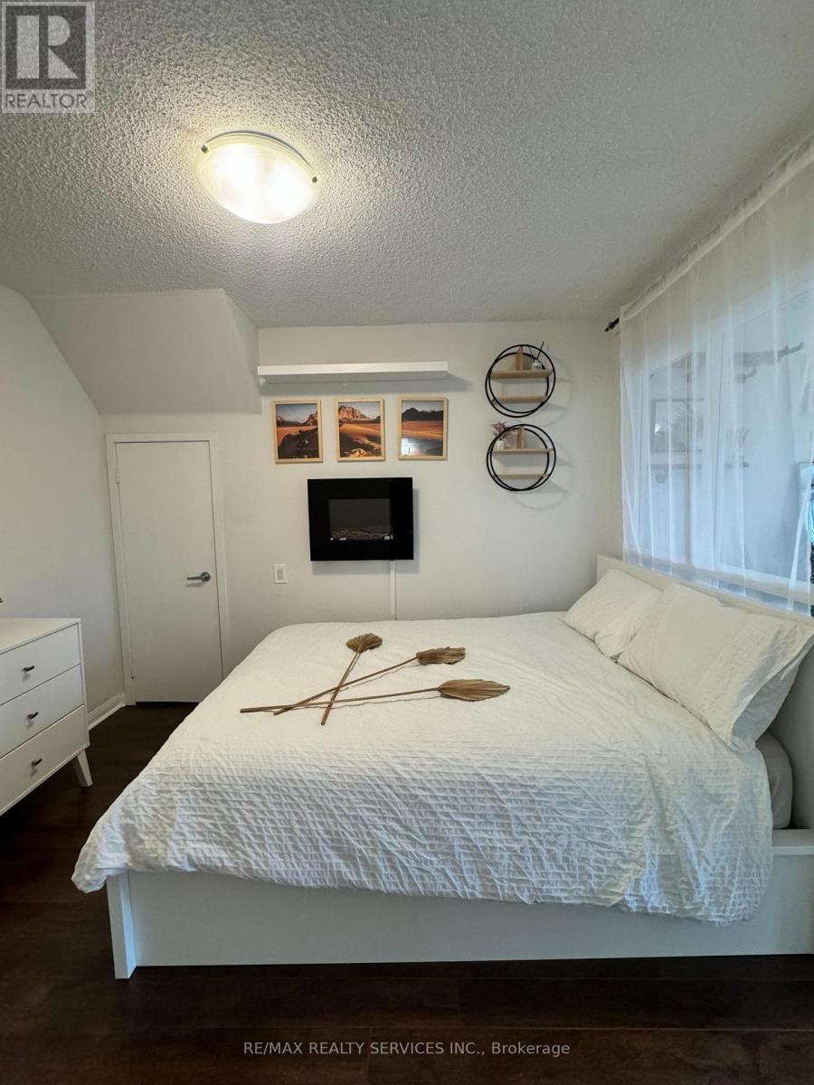 94 - 9 WINDERMERE AVENUE Image 14