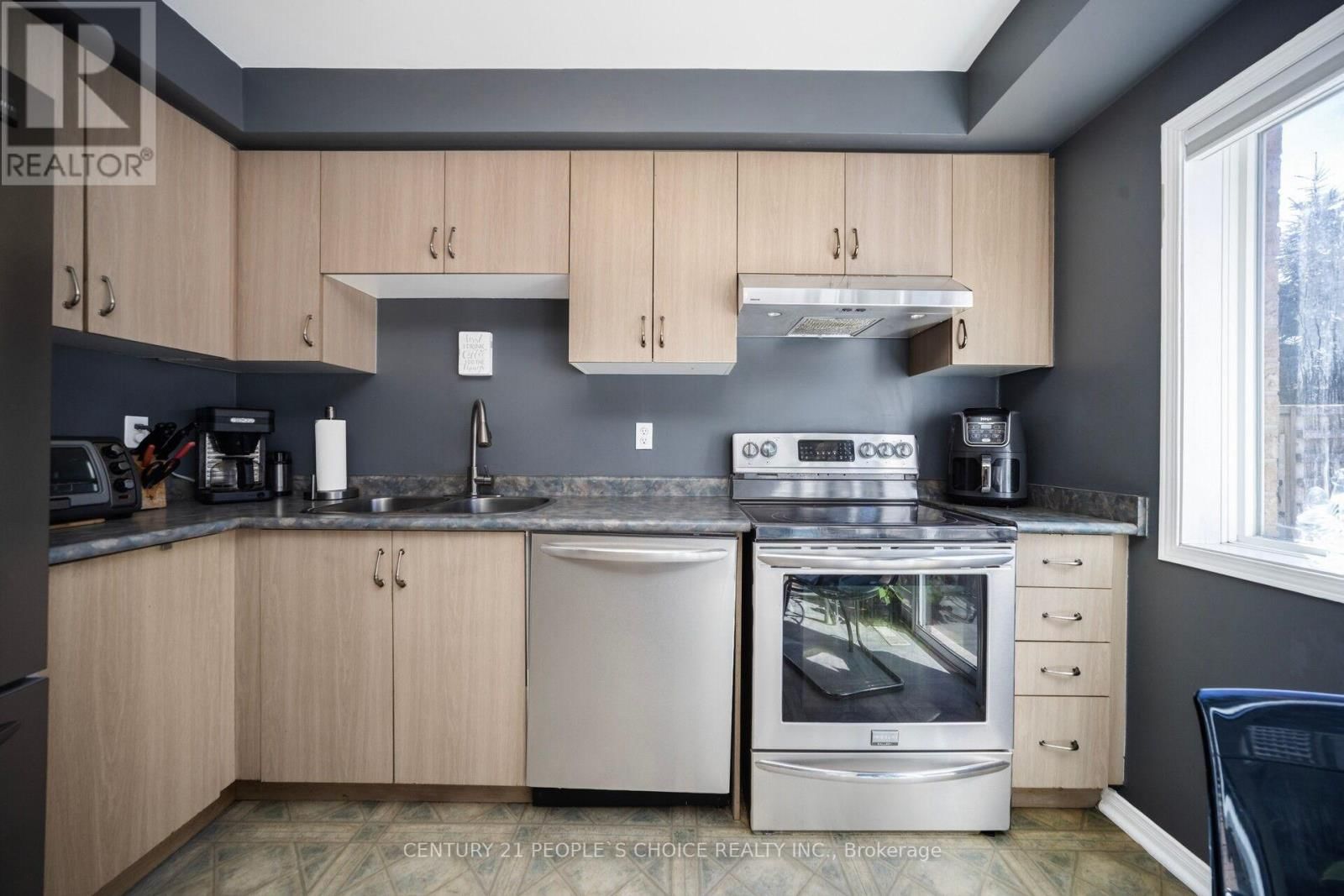 119 SPADINA ROAD Image 11