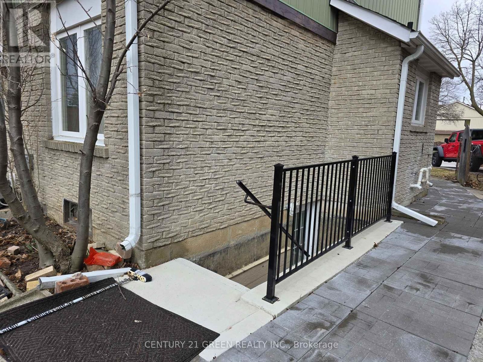 Bsmt - 34 TERRYHILL SQUARE Image 2