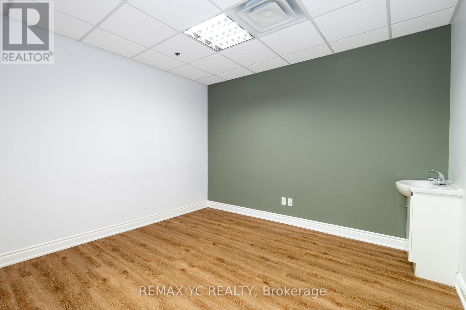 114/119 - 330 BRONTE STREET SOUTH Image 13