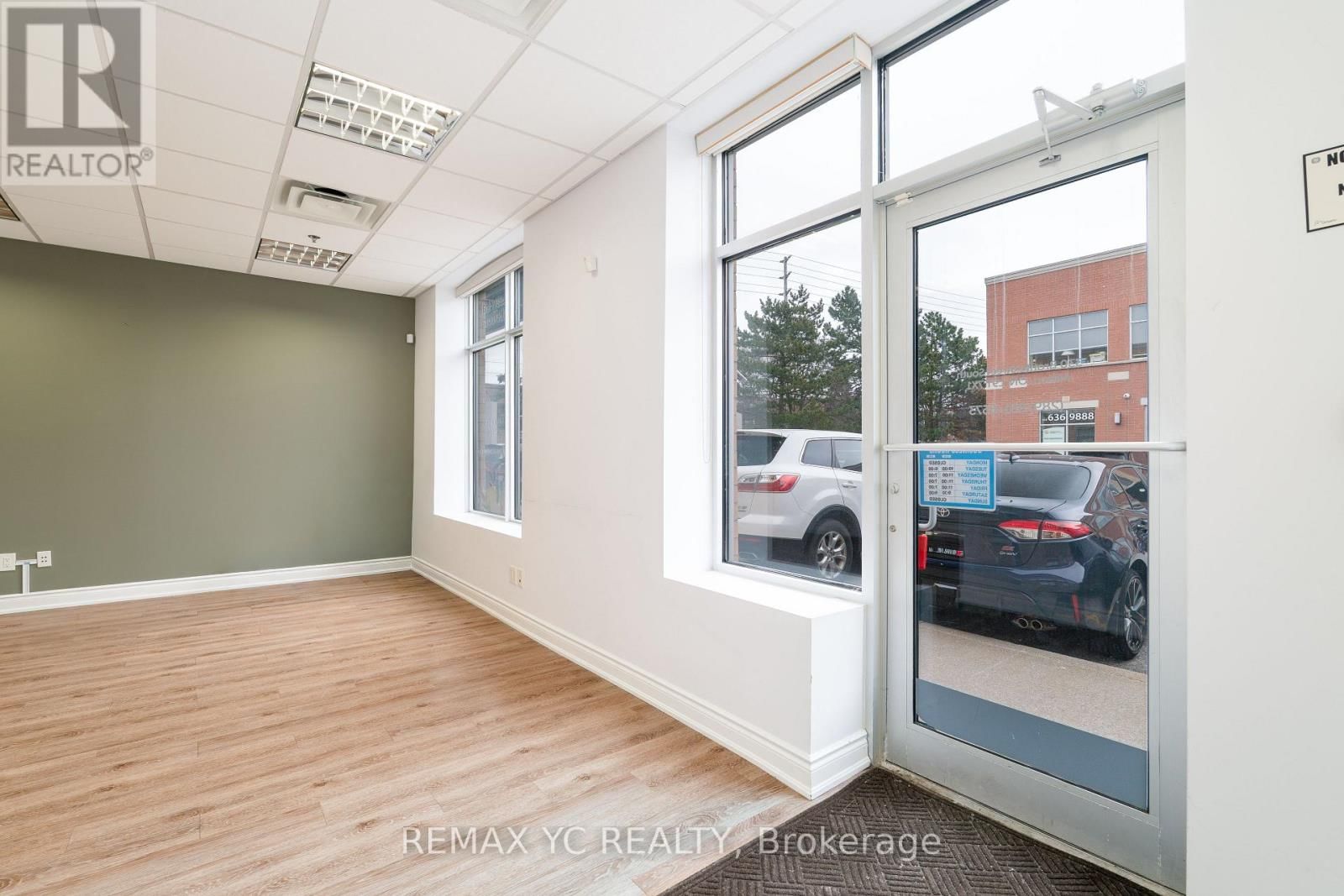 114/119 - 330 BRONTE STREET SOUTH Image 24