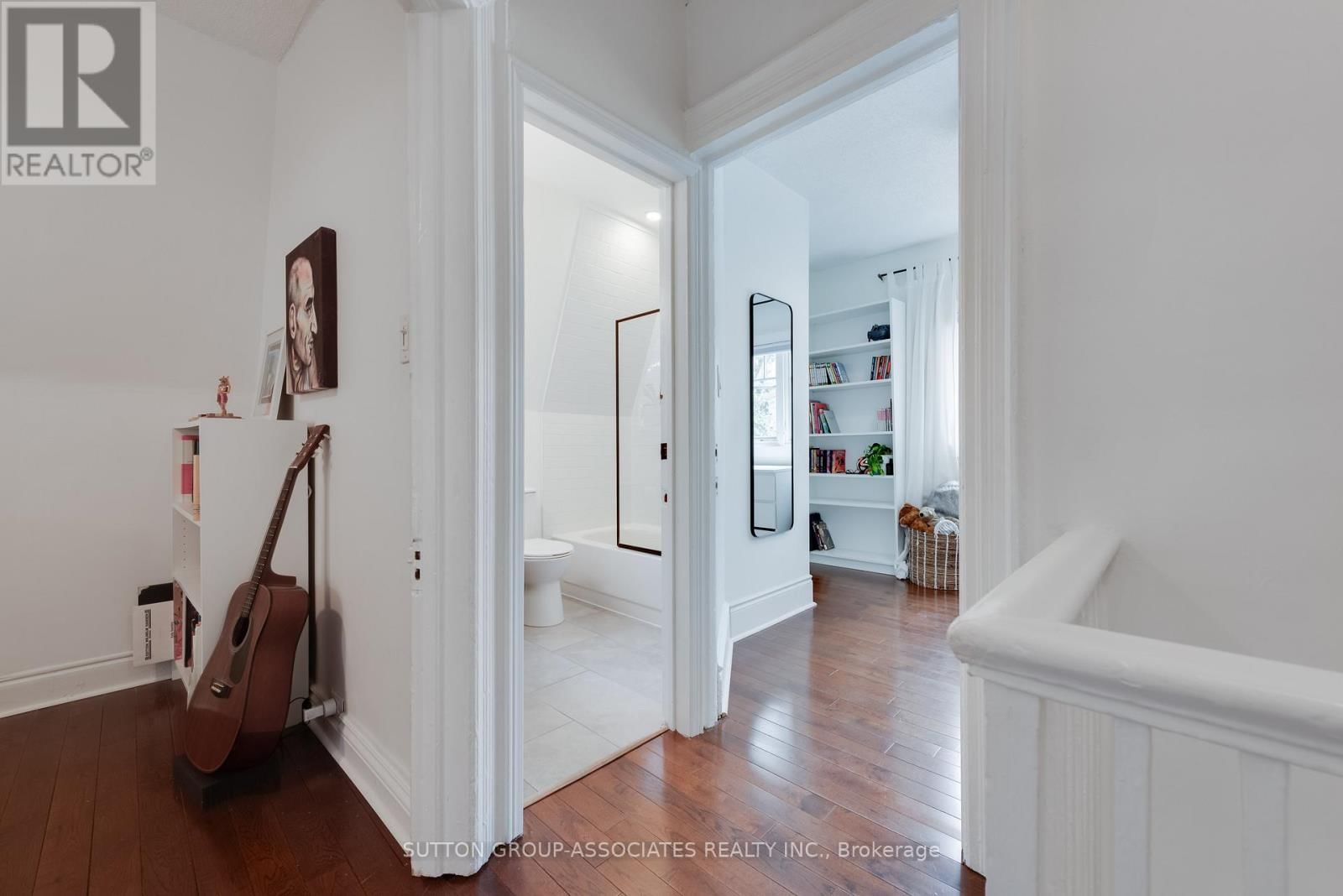 285 HARVIE AVENUE Image 14