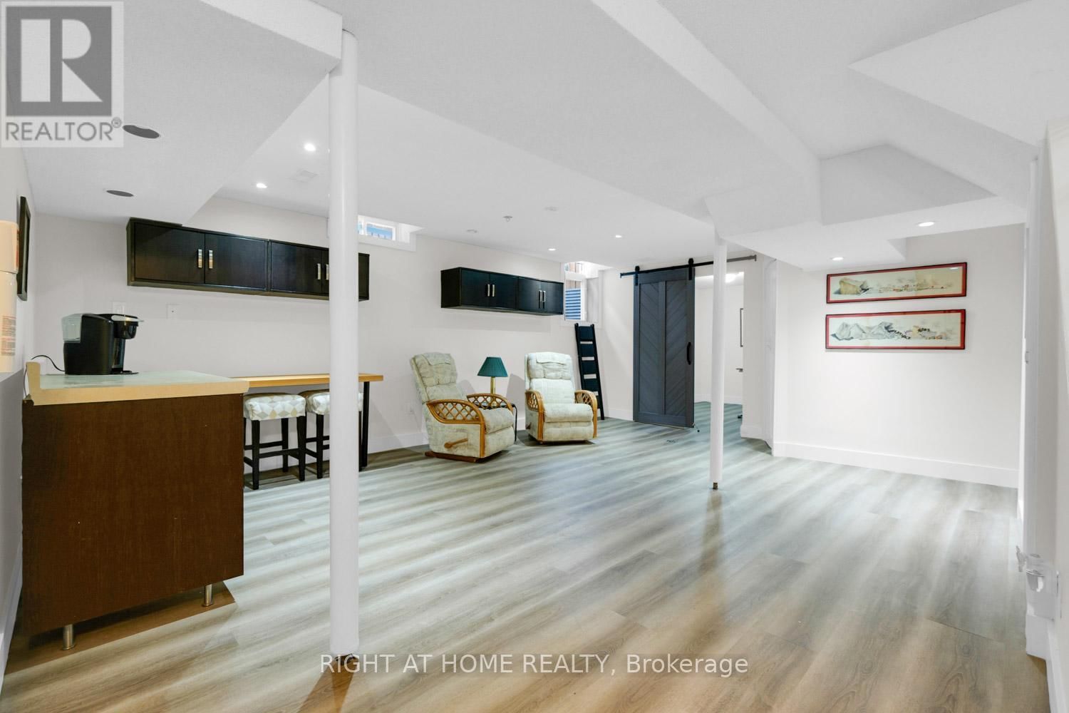 3098 BARWELL ROAD Image 25