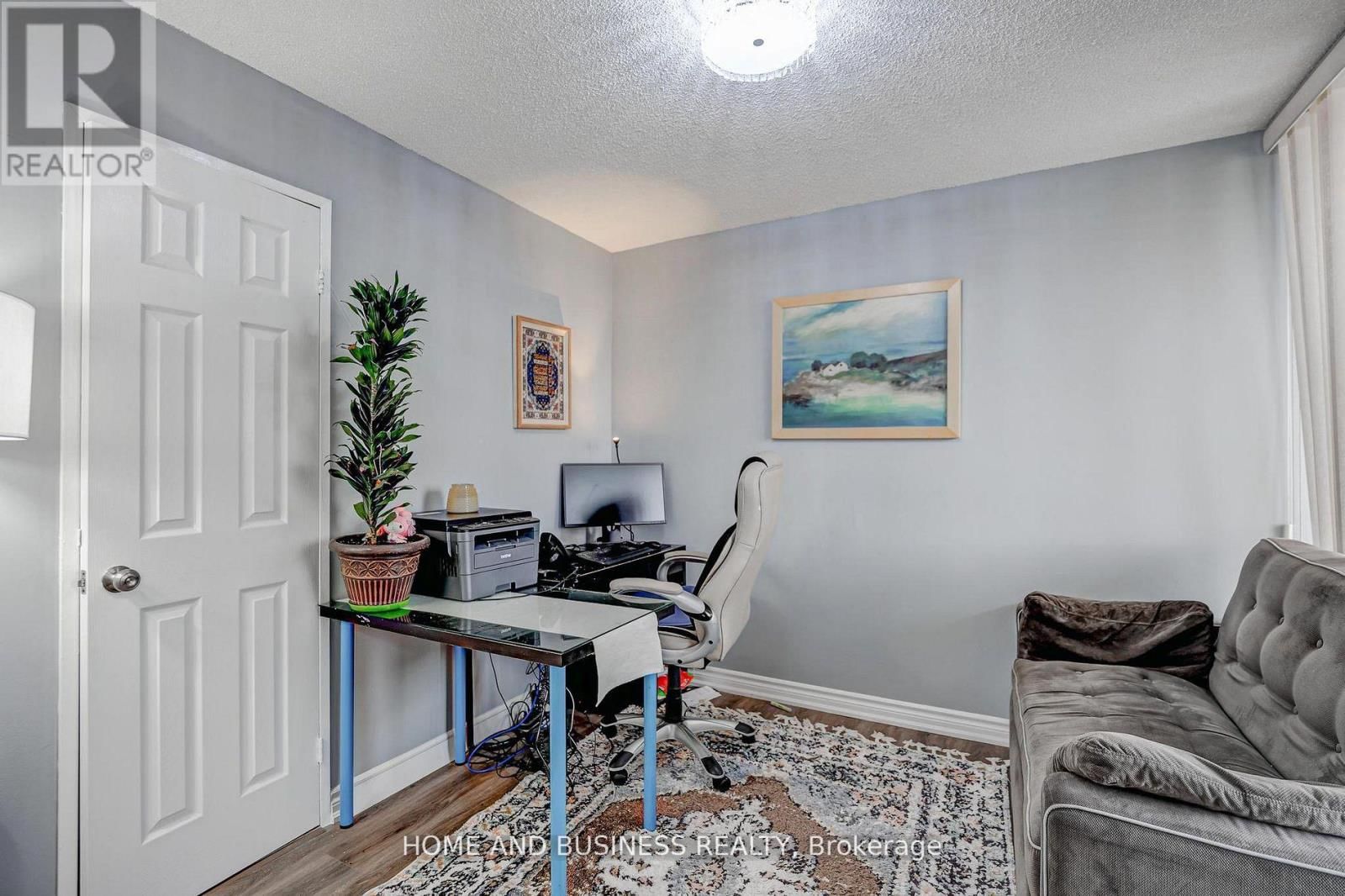 1202 - 3590 KANEFF CRESCENT Image 17