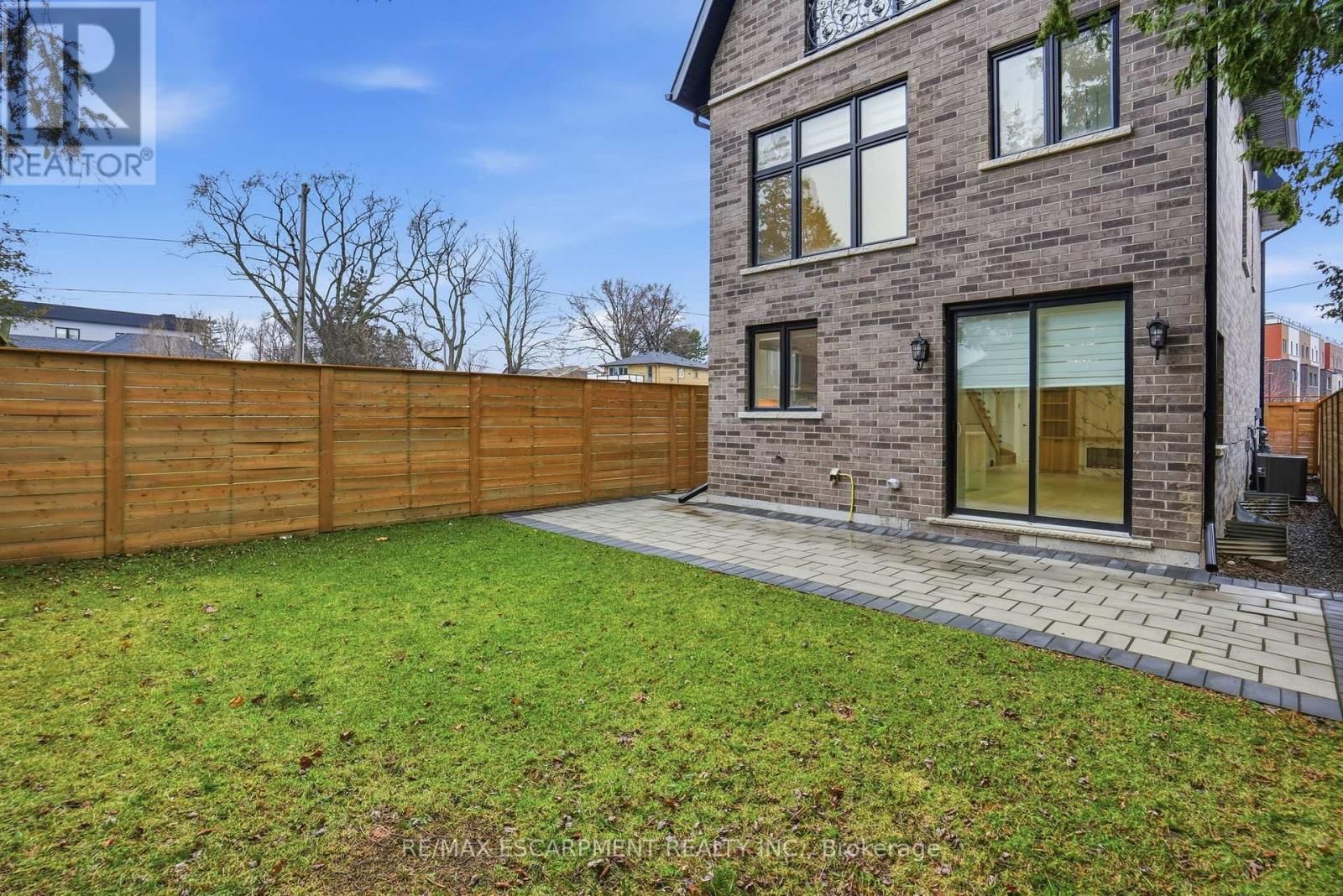 10A BENSON AVENUE Image 39