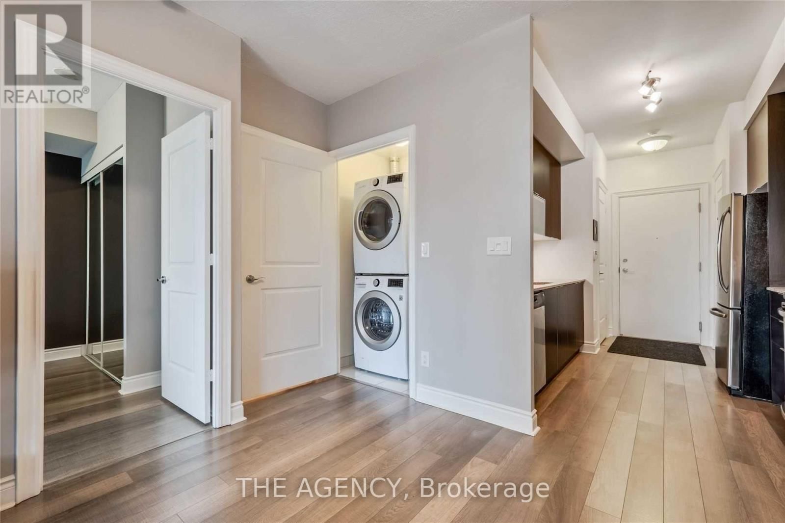 1013 - 16 BROOKERS LANE Image 18