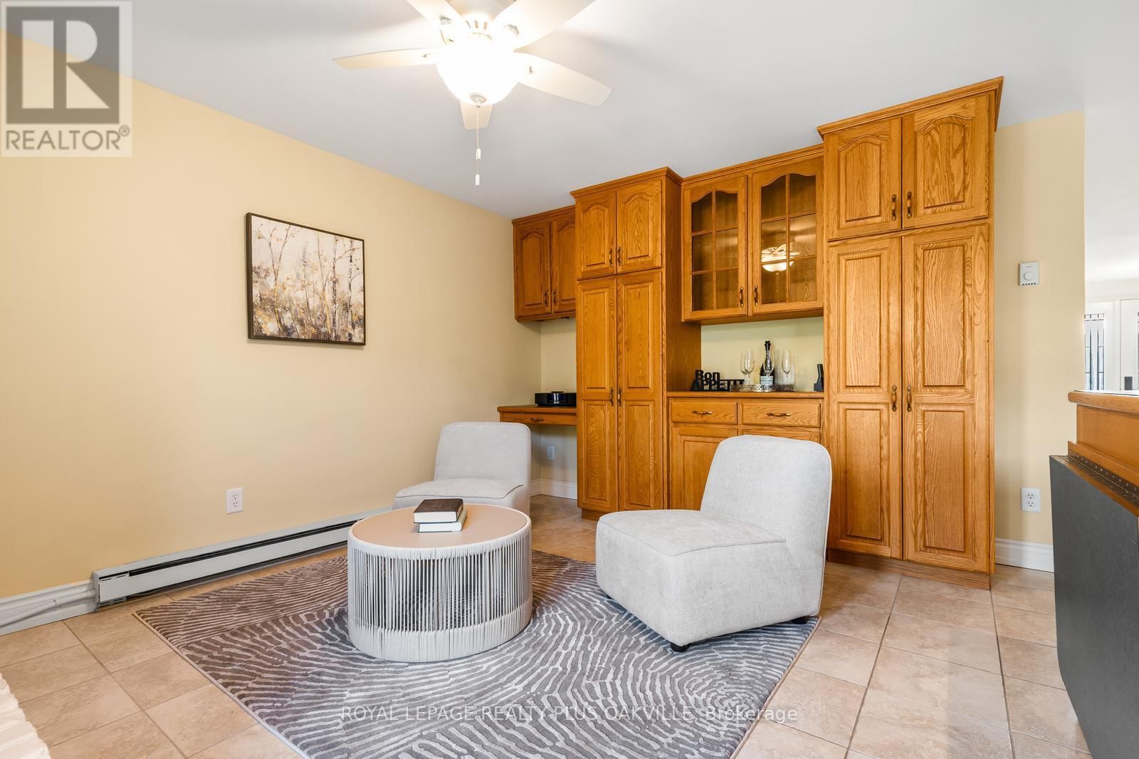 4 - 2066 BRANT STREET Image 11