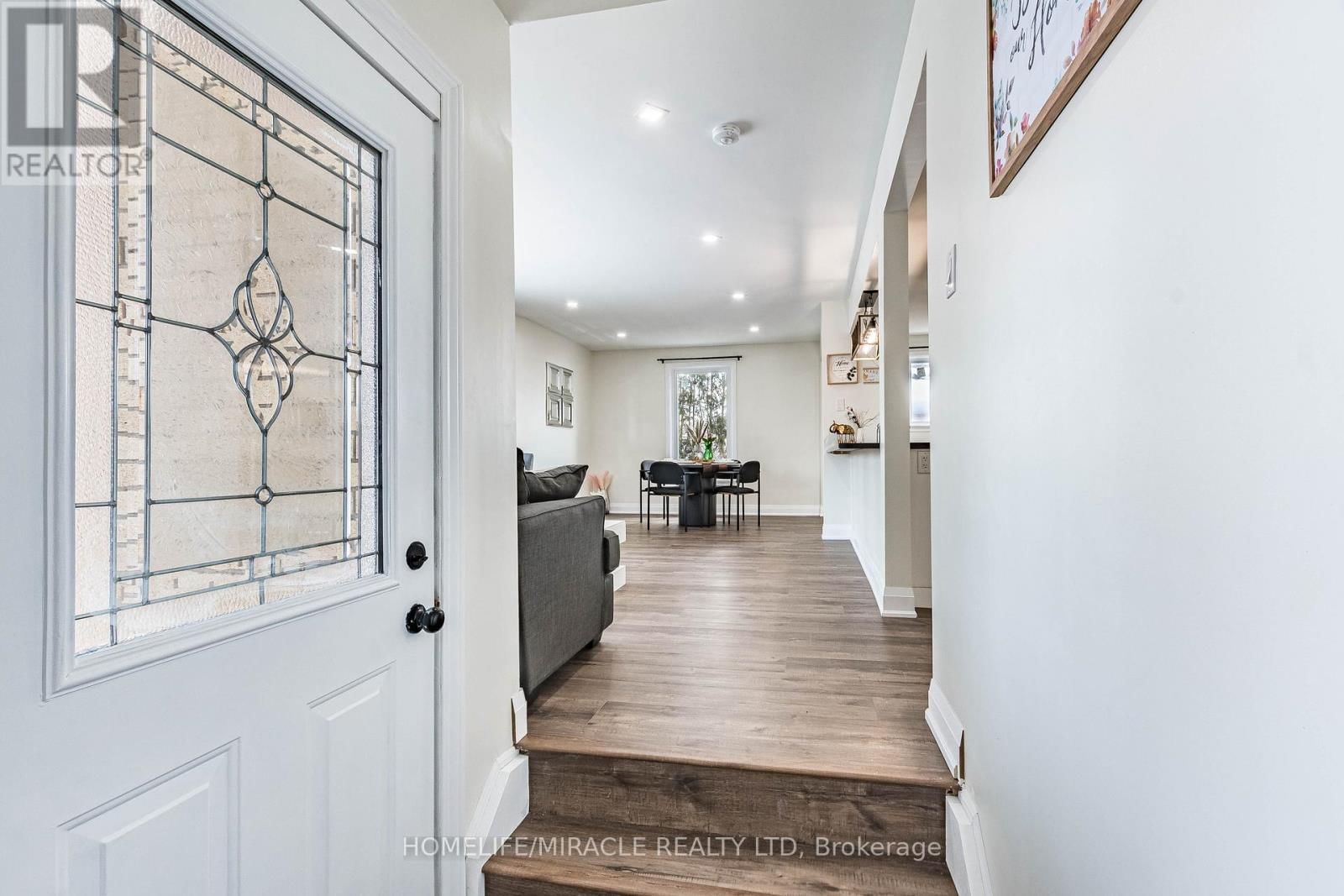 36 MCLAUGHLIN ROAD NORTH Image 3