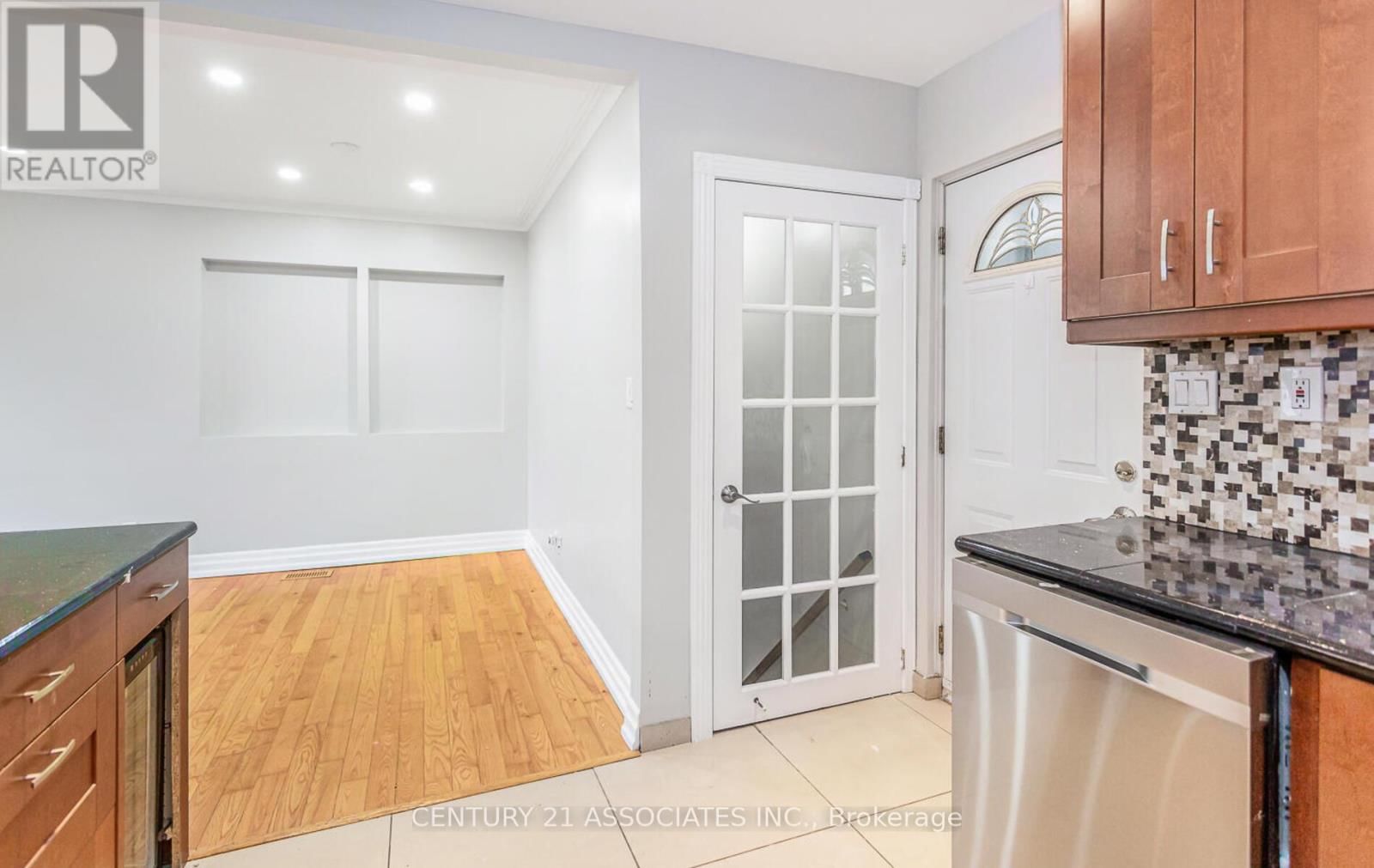 1338 WAVERLY AVENUE Image 14