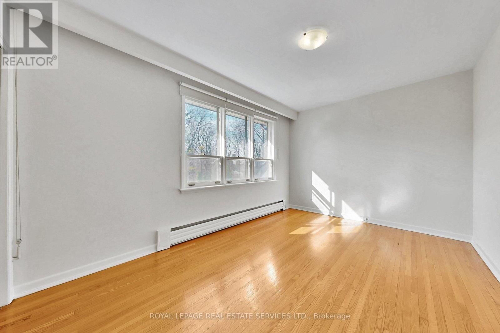 27 PEACHAM CRESCENT Image 15