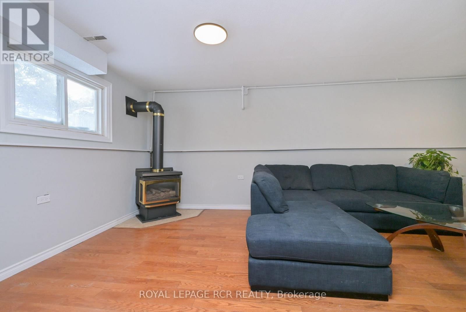 14 GOLDGATE CRESCENT Image 31