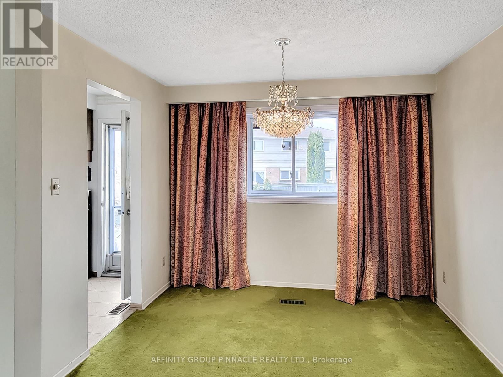 2338 DOROTHEA COURT Image 12